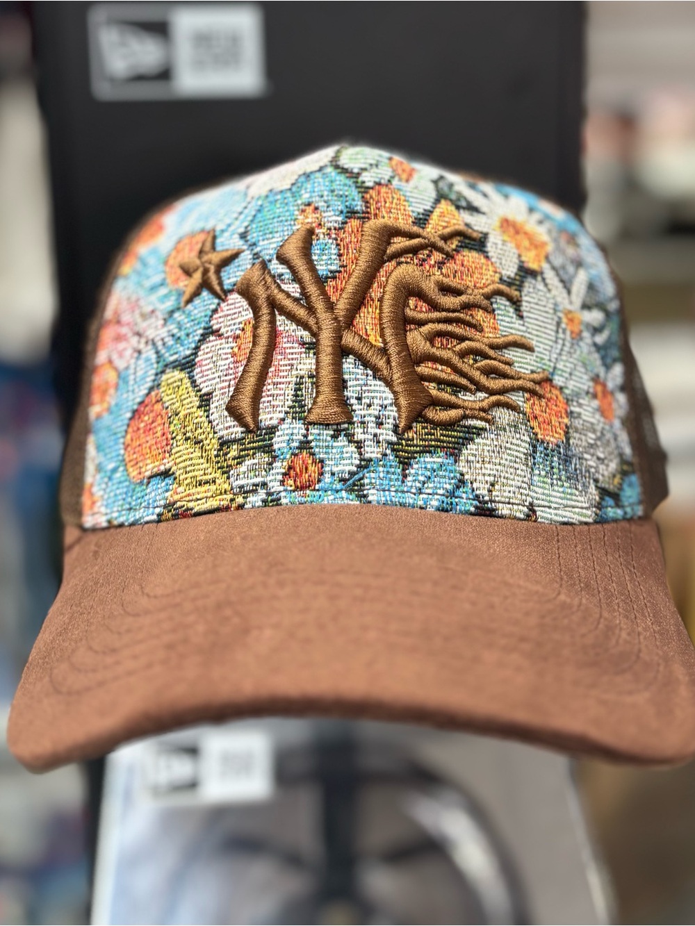 New York Yankees Jacquard made fabric Floral SnapBack Truckers Hat